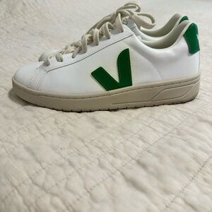 Women’s Veja Vegan Leather Urca Sneakers
